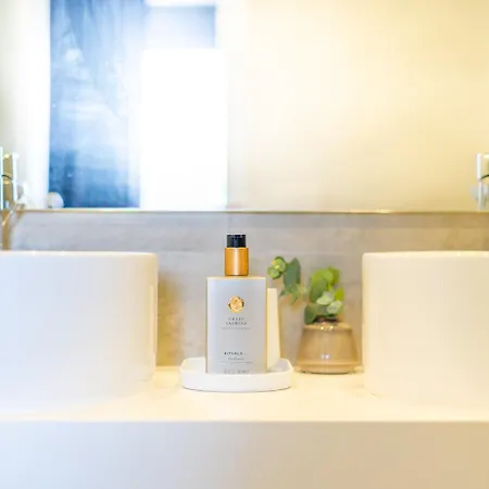 Inf34i - Modern & Bright * Εστεπόνα