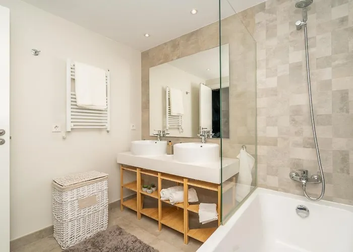 Inf3.4i - Modern Bright Apartamento *