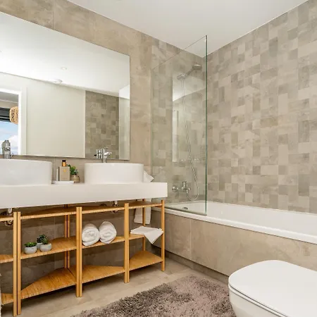 Inf34i - Modern & Bright Appartement Estepona