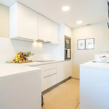 Inf34i - Modern & Bright Appartement Estepona