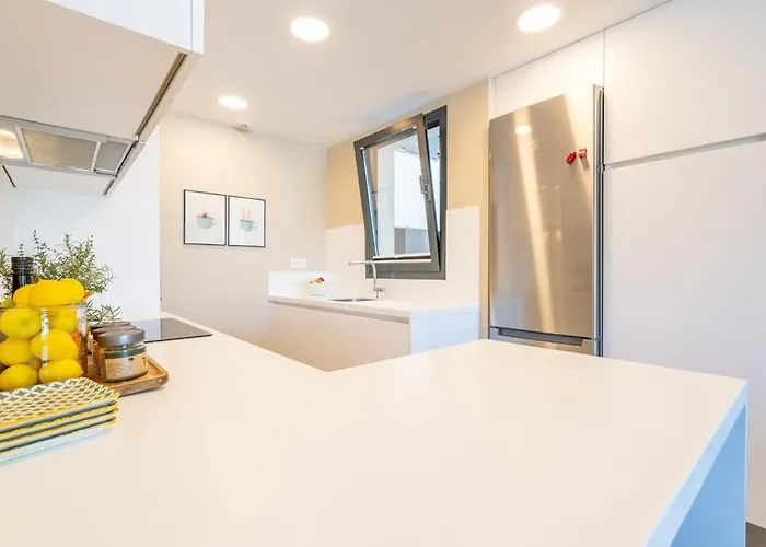 Inf3.4i - Modern Bright Apartment Estepona