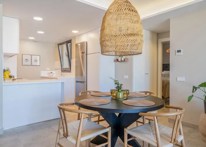 Inf3.4i - Modern Bright Apartment